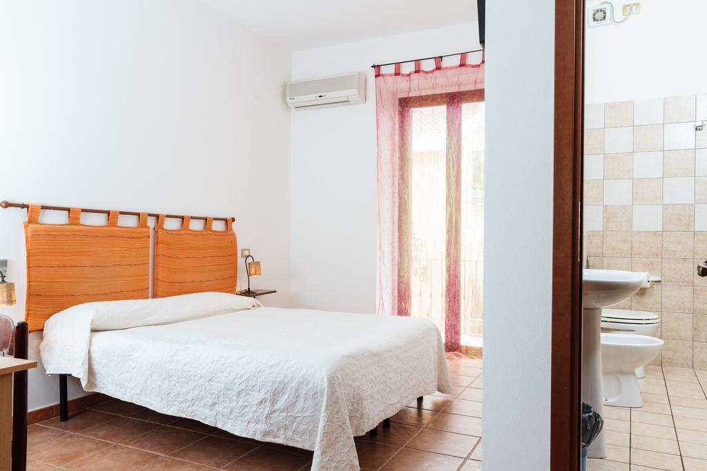 La Mezzanella Guesthouse Porto Torres Room photo