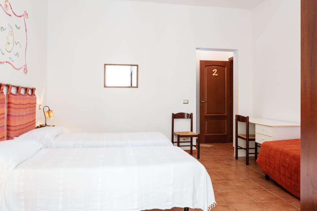 La Mezzanella Guesthouse Porto Torres Room photo